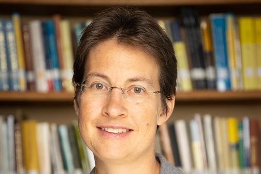 Auf dem Bild ist Prof. Dr. Anna Wienhard zu sehen.